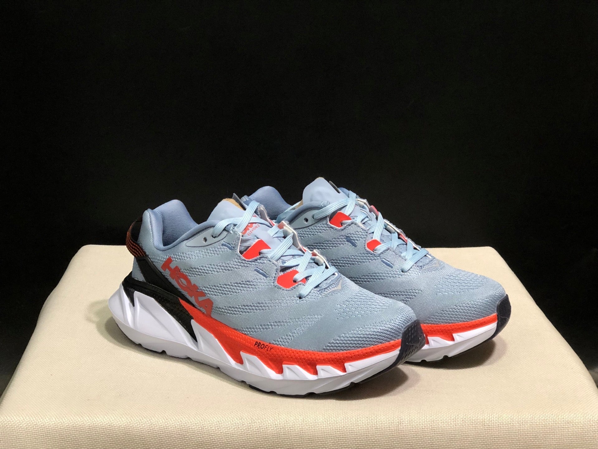 HOKA ONE ONE Elevon 2