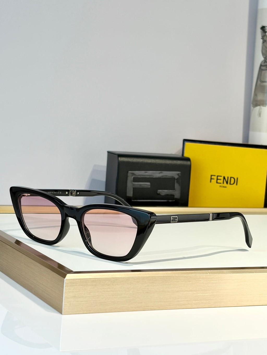 FENDI Sunglasses-FE40089I